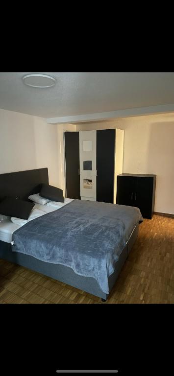 Lindas Rooms with shared bathrooms and apartments- Self Check-in