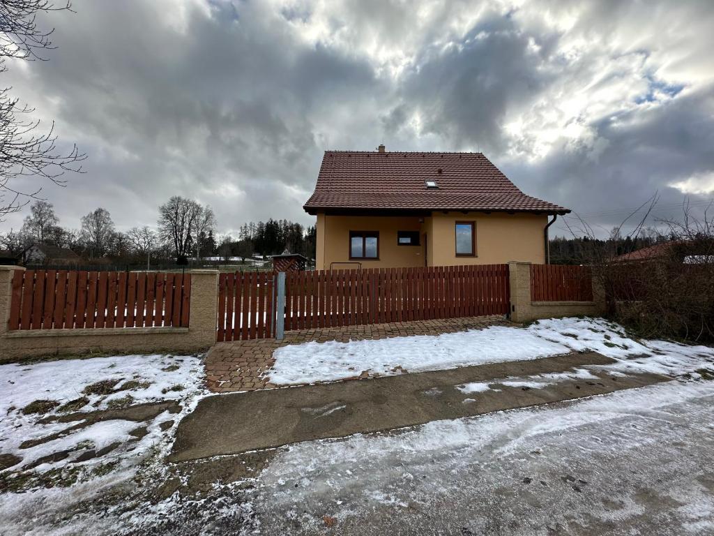 Budova, kde se prázdninový dům nachází