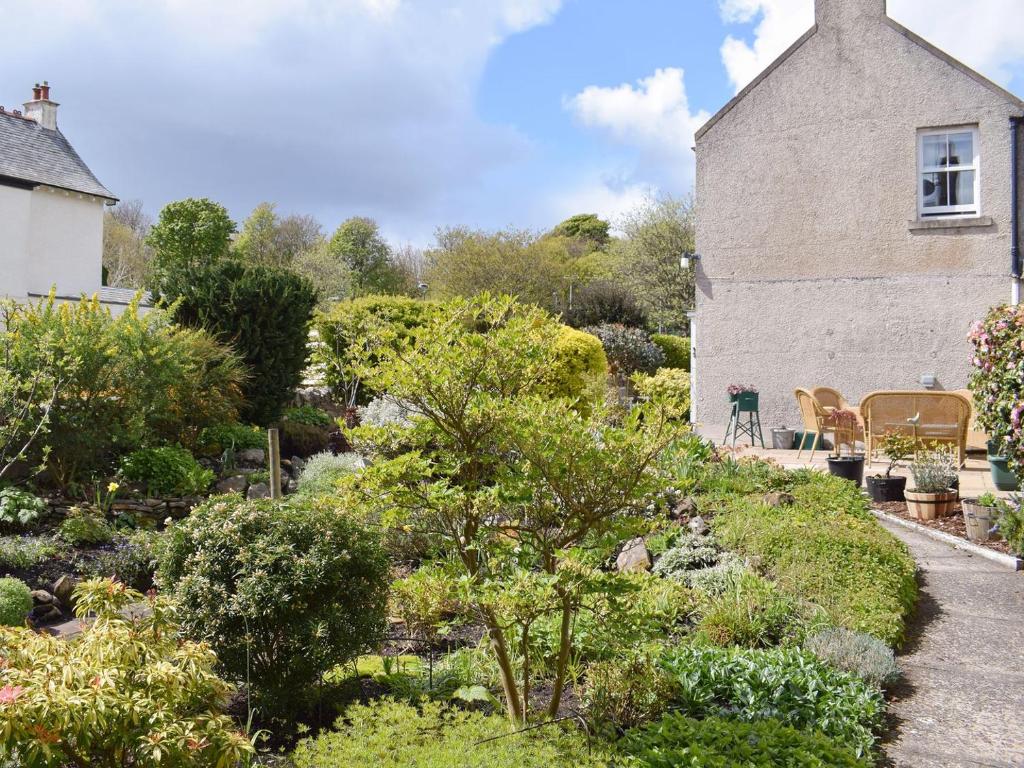 Gallery image of Garden Cottage in Aberdour