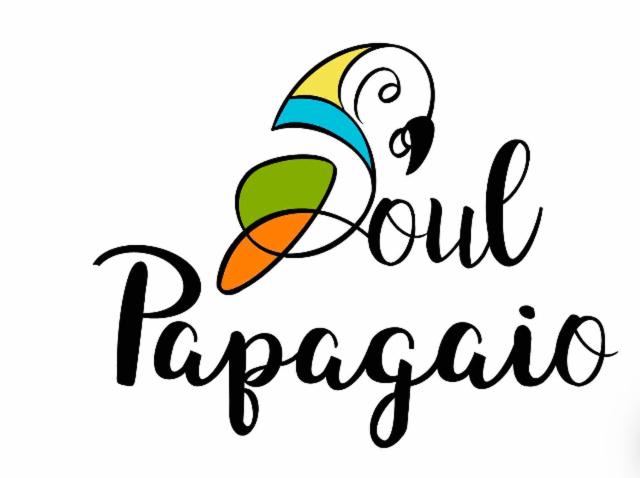 a toucan logo with the words bout parapa at Pousada Soul Papagaio - lofts completos a 30 metros do mar in Palhoça
