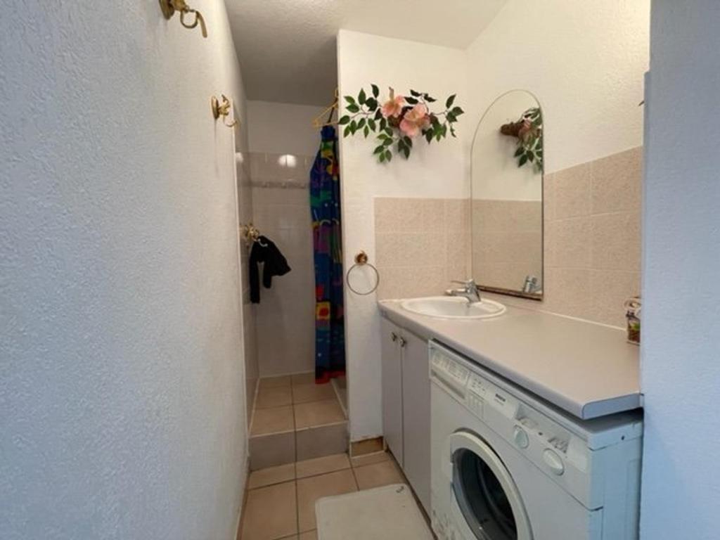 Fotografia z galérie ubytovania Appartement T2 avec Piscine et Garage au Centre-Plage d'Argelès-sur-Mer - FR-1-388-212 v destinácii Argelès-sur-Mer