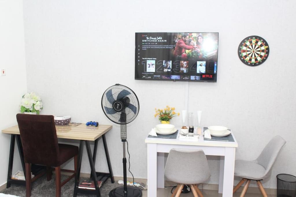 Fotografie z fotogalerie ubytování 1 Bedroom Entire APT - Kitchen - Wi-Fi v destinaci Ikeja