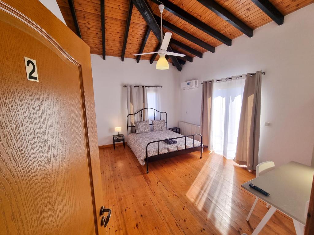 Mountains Retreat Rooms & Suites - Tweepersoonskamer Met Gedeelde Badkamer