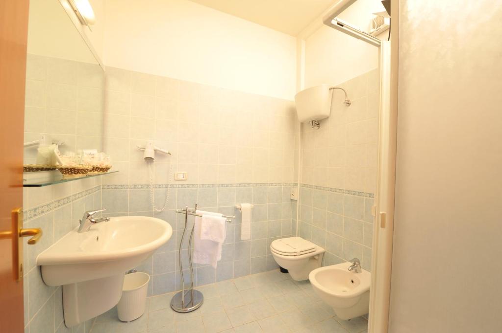 Koupelna v ubytování Hotel Astor