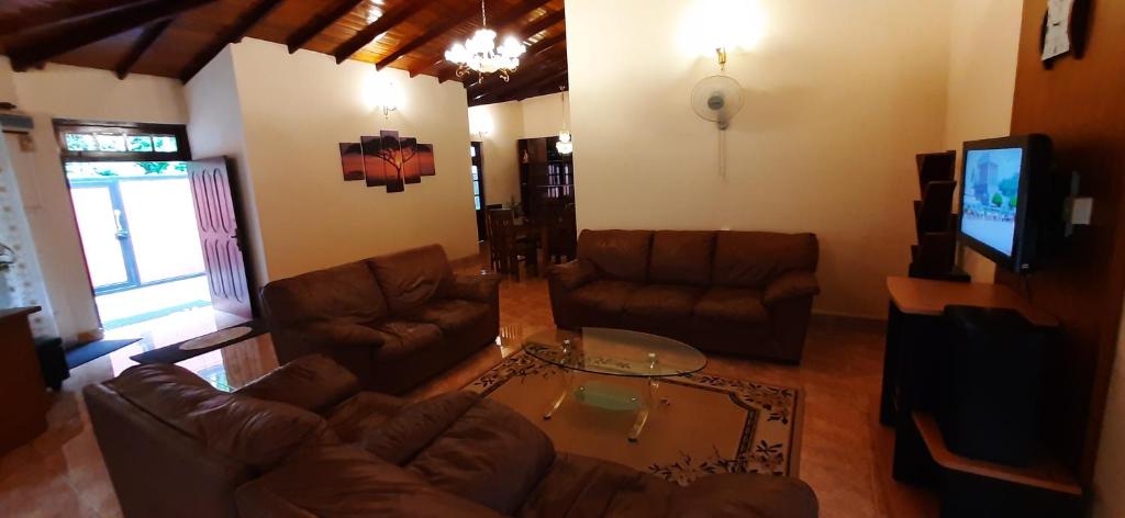 Kandy Bliss Lounge - 13