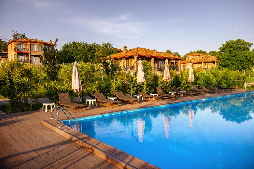 Bazén v ubytování Schuchmann Wines Château,Villas & SPA nebo v jeho okolí