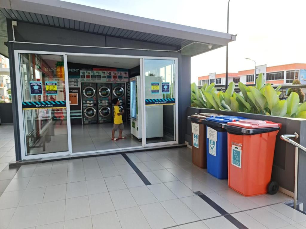 Supermarket nebo jiné obchody v  apartmánu nebo okolí