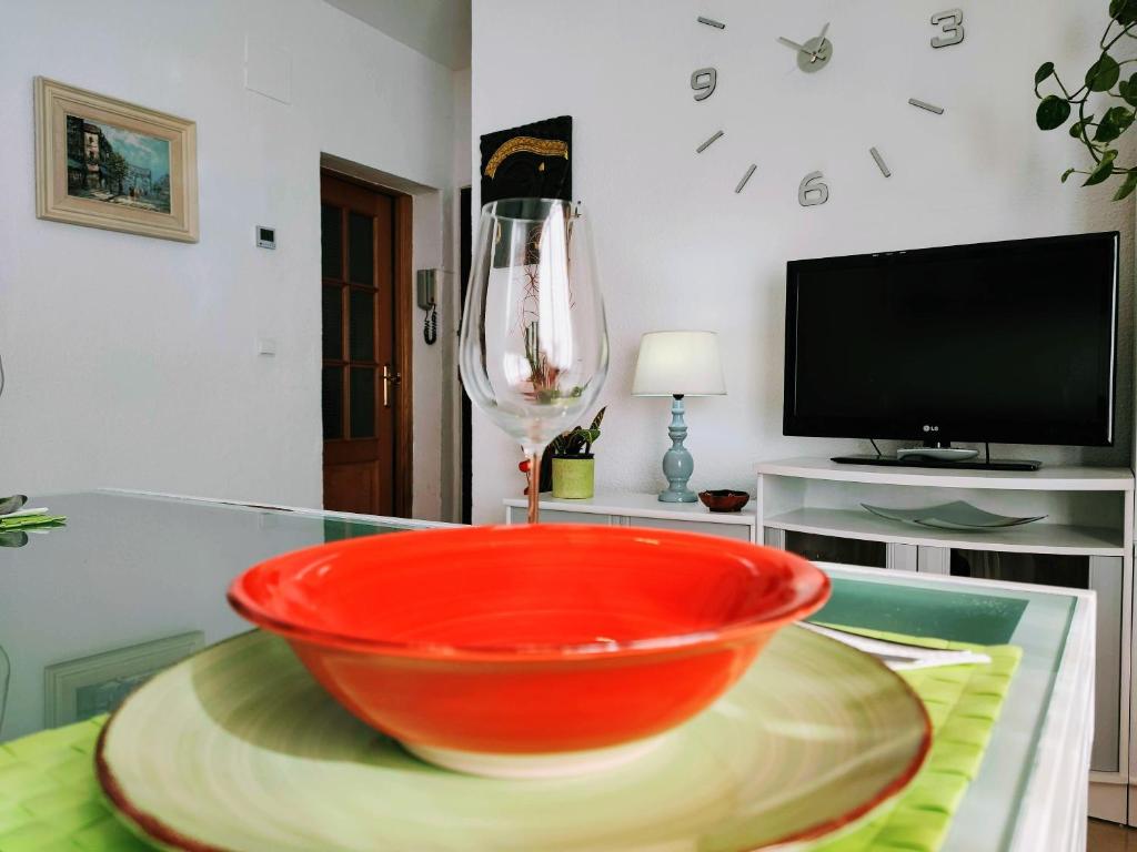 A television and/or entertainment centre at Apartamento La flor de Mayo
