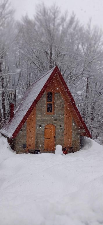 Crkvine Cottage v zimě