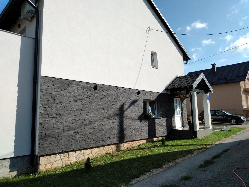 Budova, v ktorej sa penzión nachádza