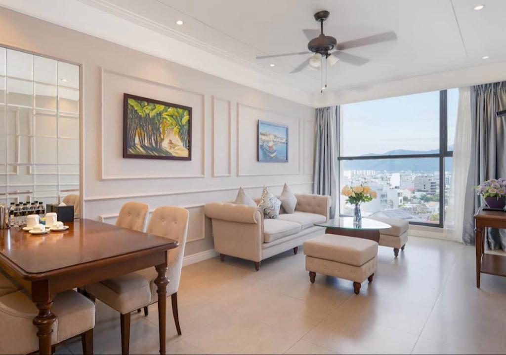 Posezení v ubytování Luxury Apartment in Altara Building with Ocean View