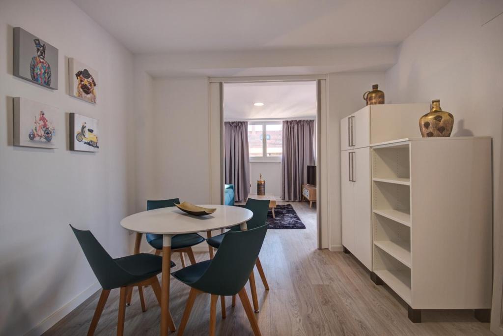 Beds & Breaks - Marina Beach, Valencia – Updated 2023 Prices
