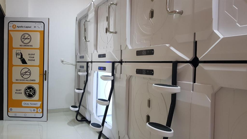 Apollo Capsule Hotel - Standard Single Room