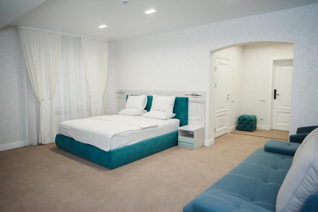 Hotel VinoGrad - Housity