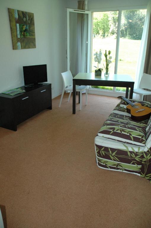 Adonis Hauts De Honfleur - Two-Bedroom Apartment