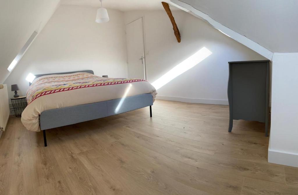 Posteľ alebo postele v izbe v ubytovaní Appartement duplex centre Dieppe-Le perchoir St Jacques-3 chambres