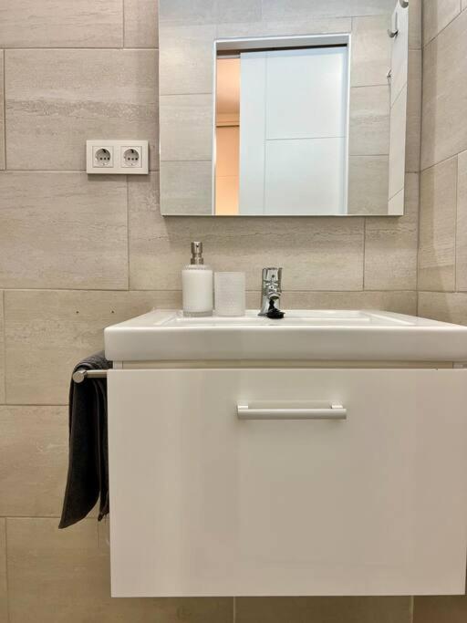 A bathroom at NEW! Alojamiento - Los Patios de la Ribera