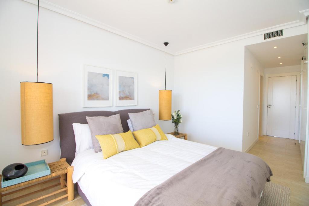Fotografia z galérie ubytovania Beautiful apartment with seaview, garden and pool v destinácii Estepona