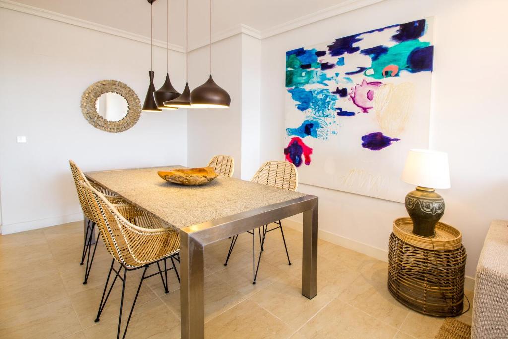 Fotografia z galérie ubytovania Beautiful apartment with seaview, garden and pool v destinácii Estepona