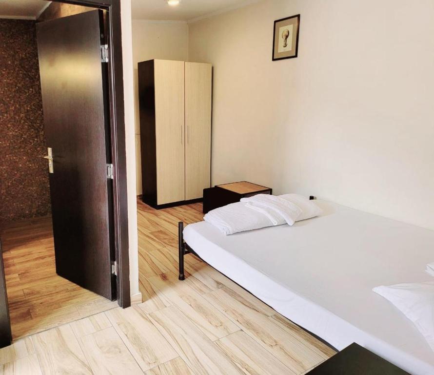 Postel nebo postele na pokoji v ubytování Byzanthin Hostel
