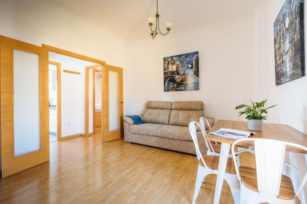 Distinguido y céntrico apartamento en San Bernardo, Seville ...