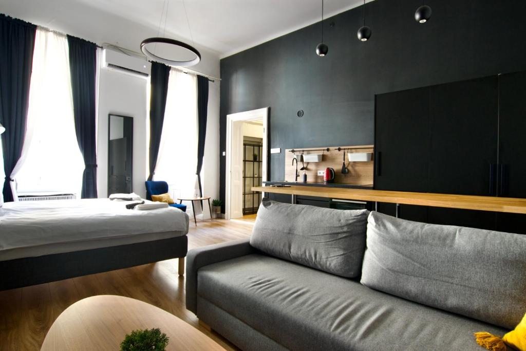 Flatiron Budapest Building - By Hi5 - Superior Studio