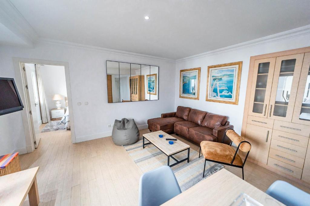 2BDR NEW BRIGHT APARTMENT IN PUERTO BANUS