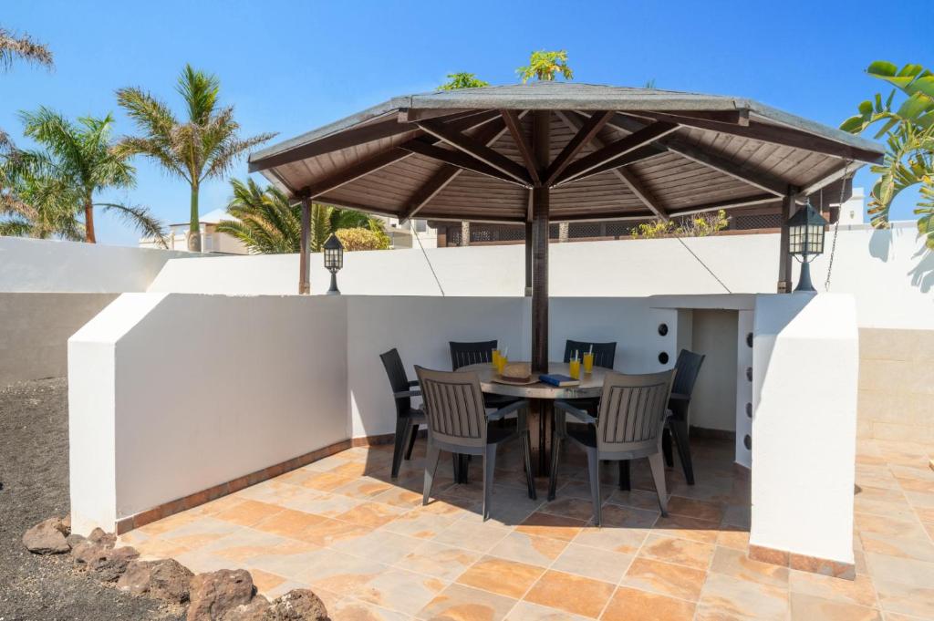 Patio nebo venkovní prostory v ubytování Villa Vista Faro by Villa Plus