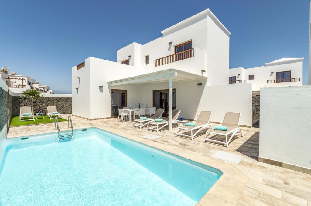 Villa Adira by Villa Plus, Playa Blanca (updated prices 2024)