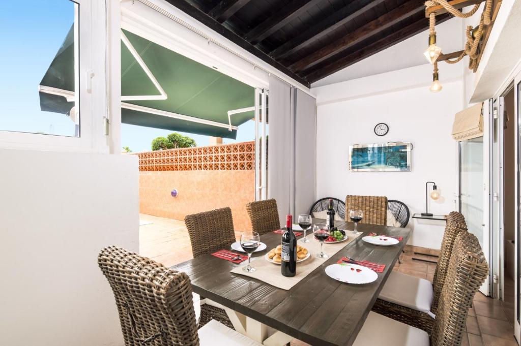 Villa Florencia by Villa Plus, Corralejo – Updated 2023 Prices