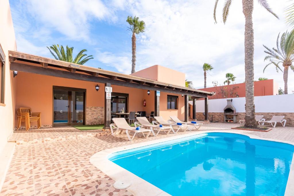The swimming pool at or close to Casa Garcia