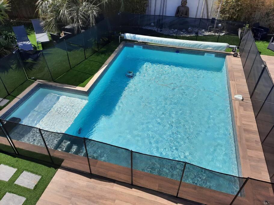 Fotografia z galérie ubytovania Villa Ananda piscine spa, calme, proche de la mer. v destinácii Cap d'Agde