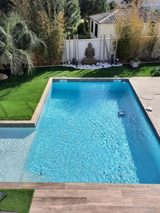 Fotografia z galérie ubytovania Villa Ananda piscine spa, calme, proche de la mer. v destinácii Cap d'Agde