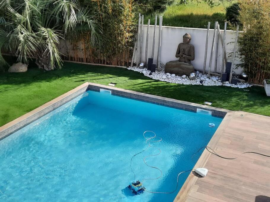 Fotografia z galérie ubytovania Villa Ananda piscine spa, calme, proche de la mer. v destinácii Cap d'Agde