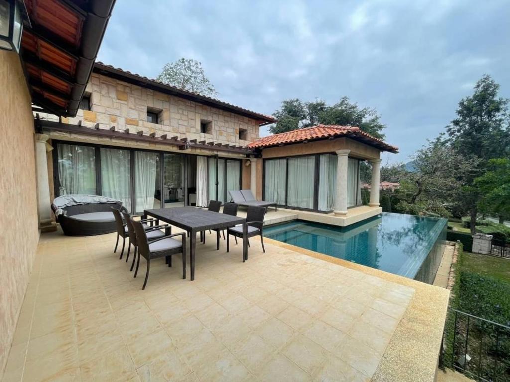 TOSCANA pool villa khaoyai - Housity
