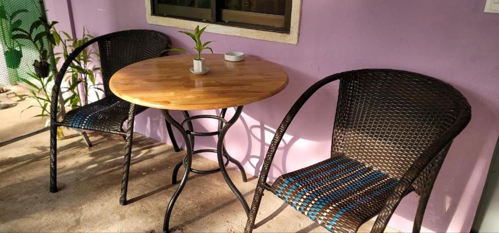 The Purple House - Standard Double Room With Fan