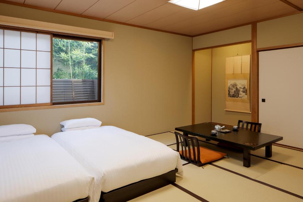 Gion Ryokan Karaku - Large Twin Room With Tatami Floor