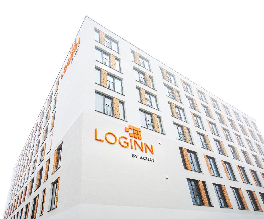 Loginn Hotel Berlin Airport Parken www.booking.com