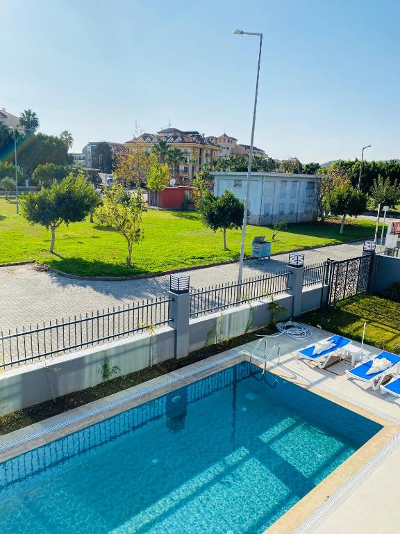 The swimming pool at or close to İSTANBUL BEACH HOTEL SWEET HOME