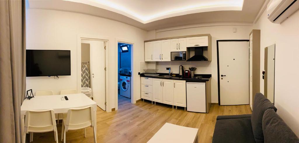 A kitchen or kitchenette at İSTANBUL BEACH HOTEL SWEET HOME