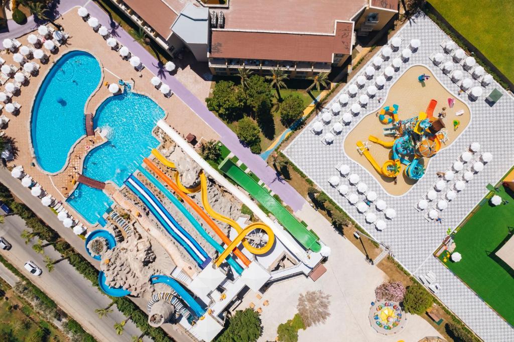 Bazén v ubytování Selectum Family Resort Side nebo v jeho okolí