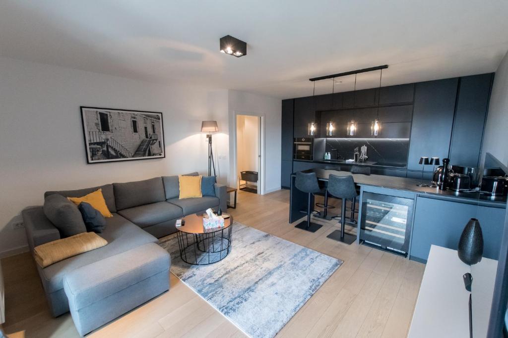 Mark's place Luxury Apartment with free private garage
