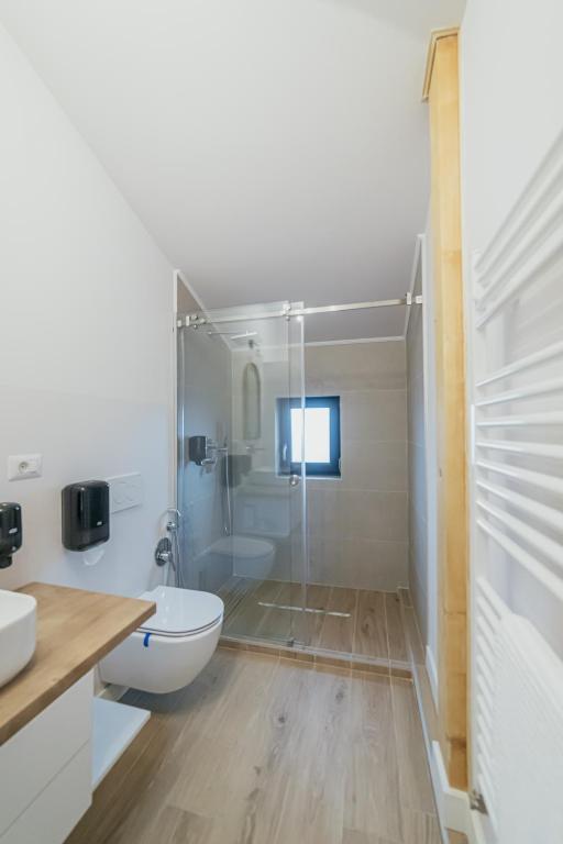 Academy Home - Executive Triple Room