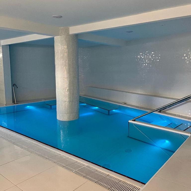 Bazén v ubytování Hotel Oasis Park Splash nebo v jeho okolí