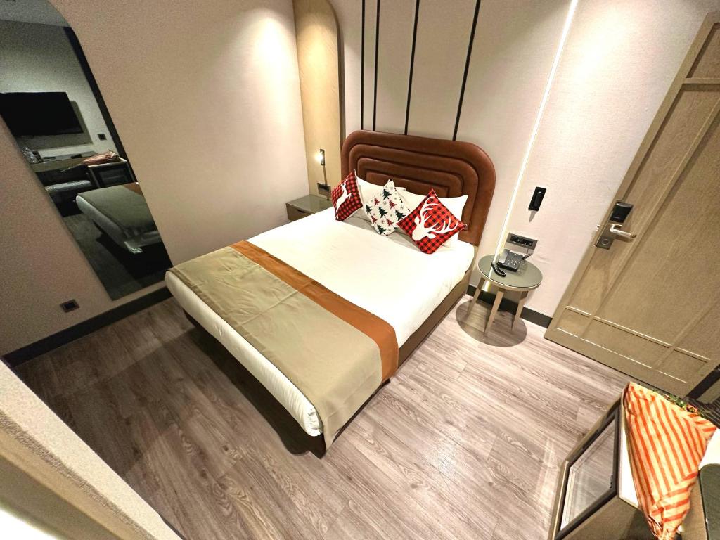 Edition Old City Hotel - 9