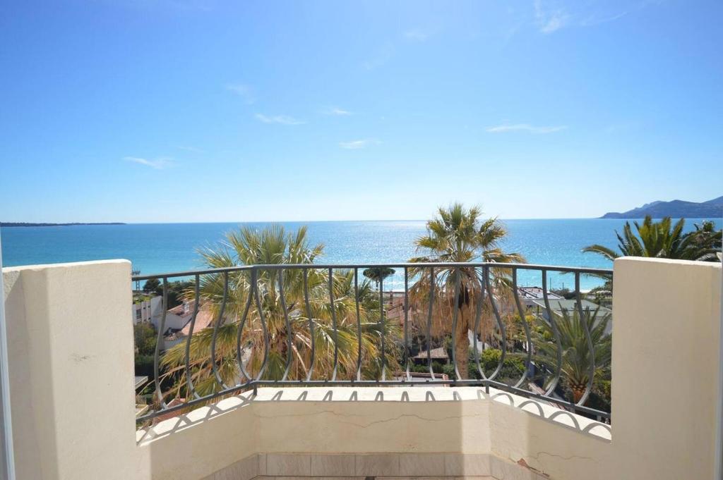 Brand New Three Bedroom Apartment with Sea views