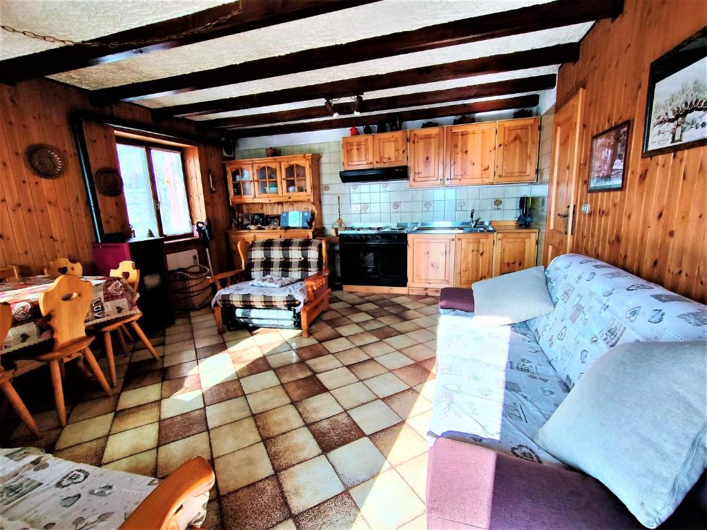 Kuchyň nebo kuchyňský kout v ubytování Maison Elios 1 CIR-TORGNON-0024