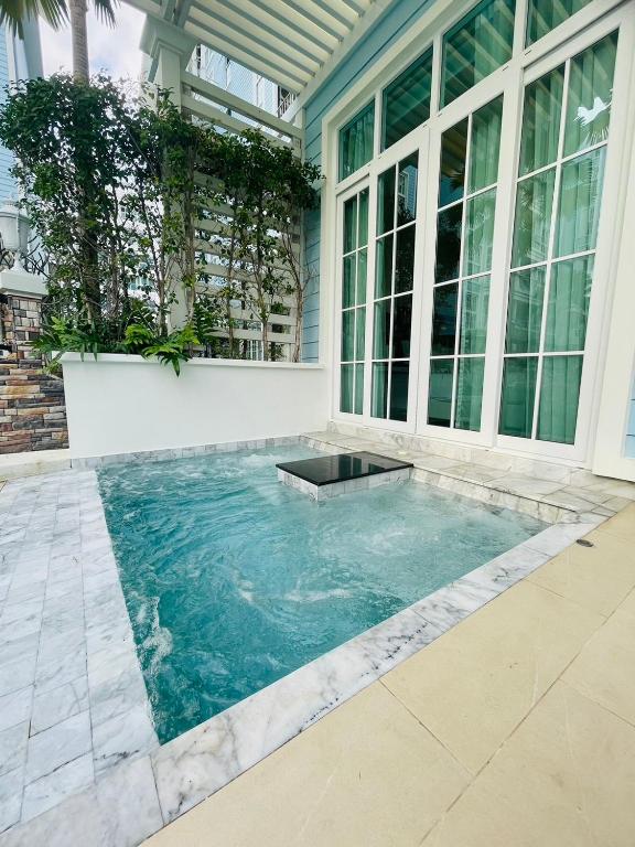 Grand Florida Pattaya By TheBest Management - One-Bedroom Apartment With Pool Access