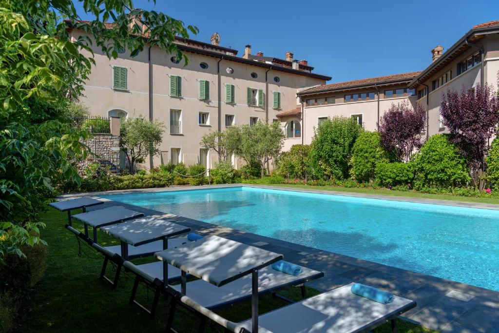 Basen w obiekcie Appartamenti Palazzo Scolari lub w pobliżu