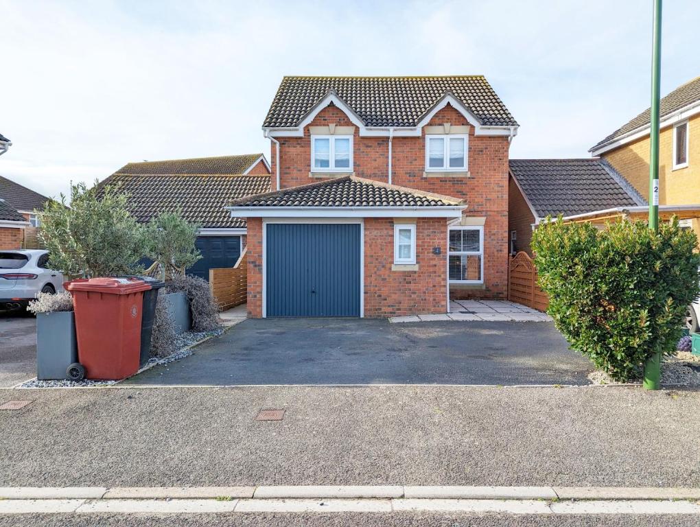 Cabane Mont Fort, East Wittering (updated prices 2024)